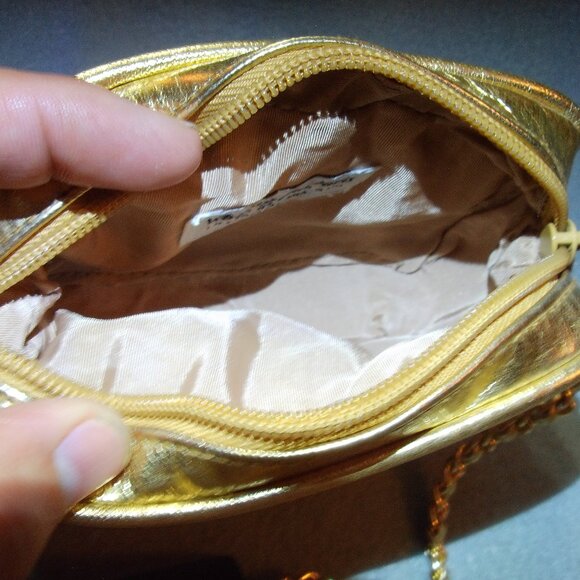 Whiting and Davis gold sequin evening bag - Picture 2 of 3